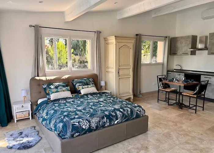 Sejour Detente Avec Piscine Apartman